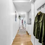Проживание в семье Small With Smart Solution In Of Only 2 Km From The Station Осло